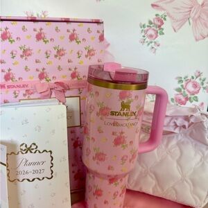 🎀 LoveShackFancy x Stanley Pink Floral Quencher 🌷 x Target Planner & Purse 👛